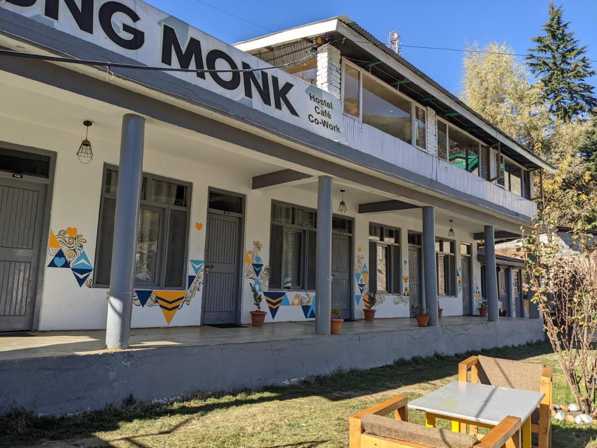 Young Monk Hostel & Cafe Old Manali Exterior foto