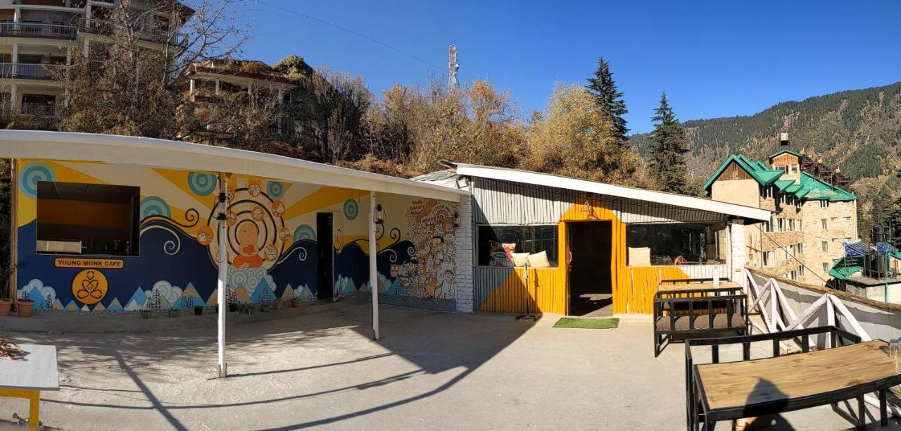 Young Monk Hostel & Cafe Old Manali Exterior foto