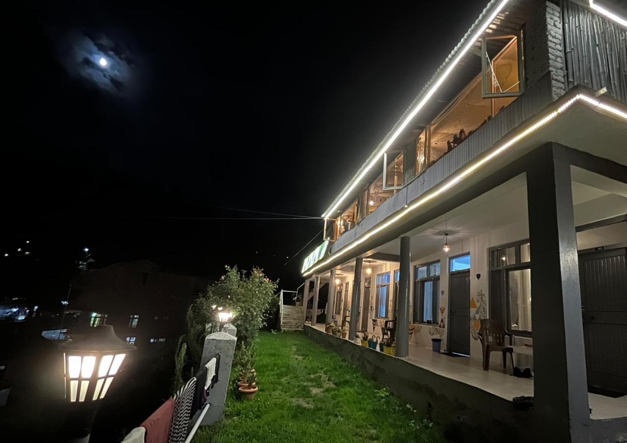 Young Monk Hostel & Cafe Old Manali Exterior foto