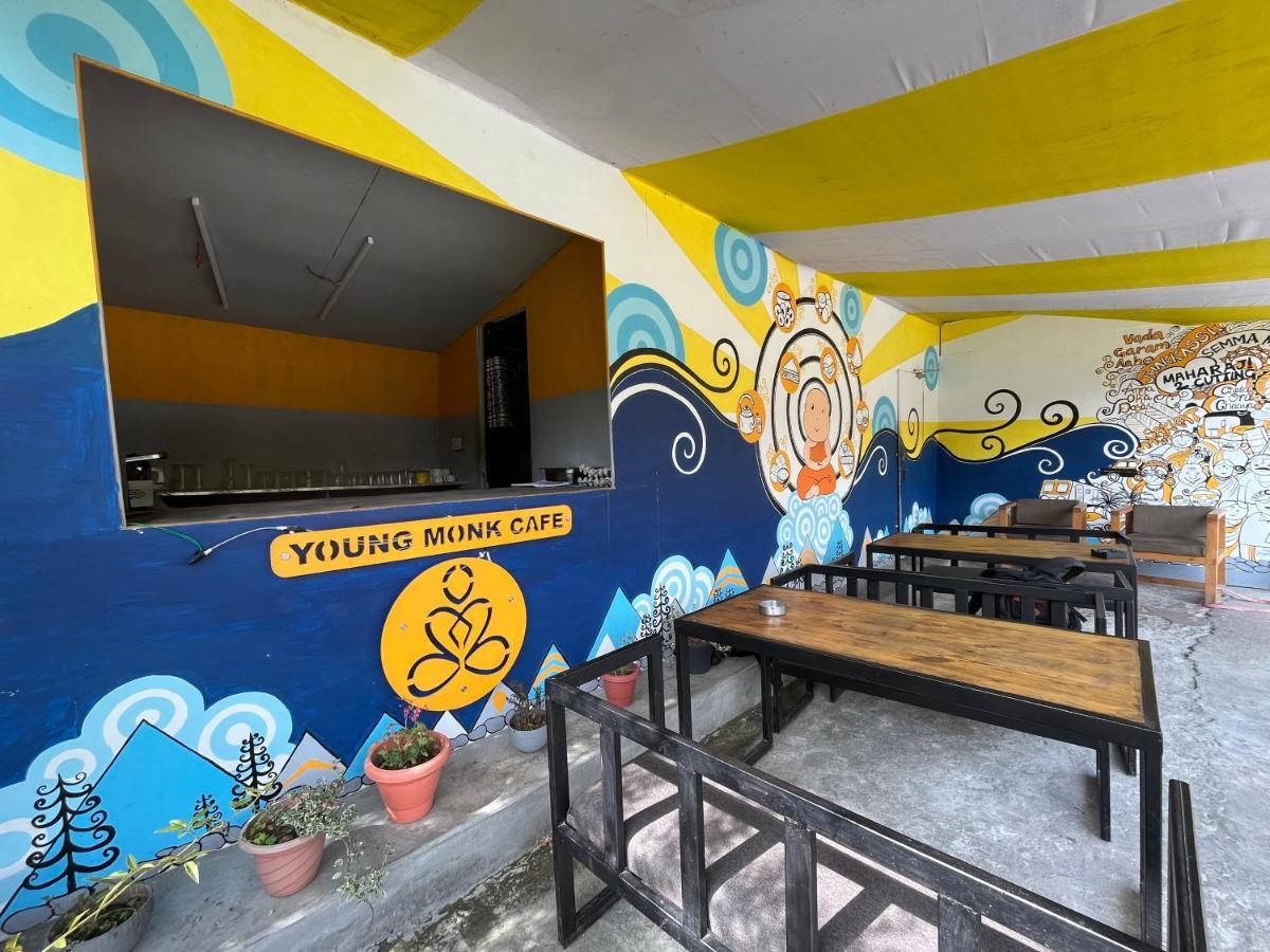 Young Monk Hostel & Cafe Old Manali Exterior foto